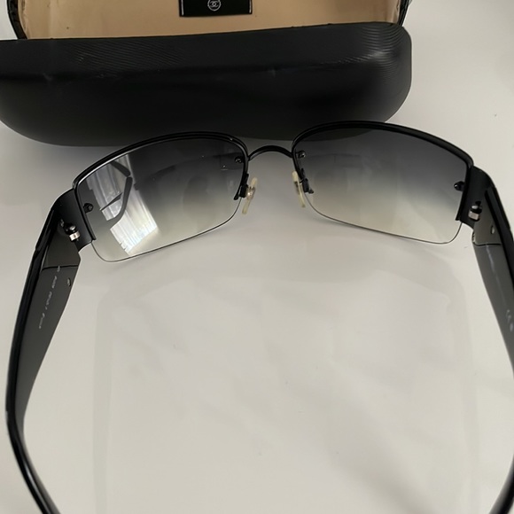 CHANEL sunglasses! - Picture 3 of 12